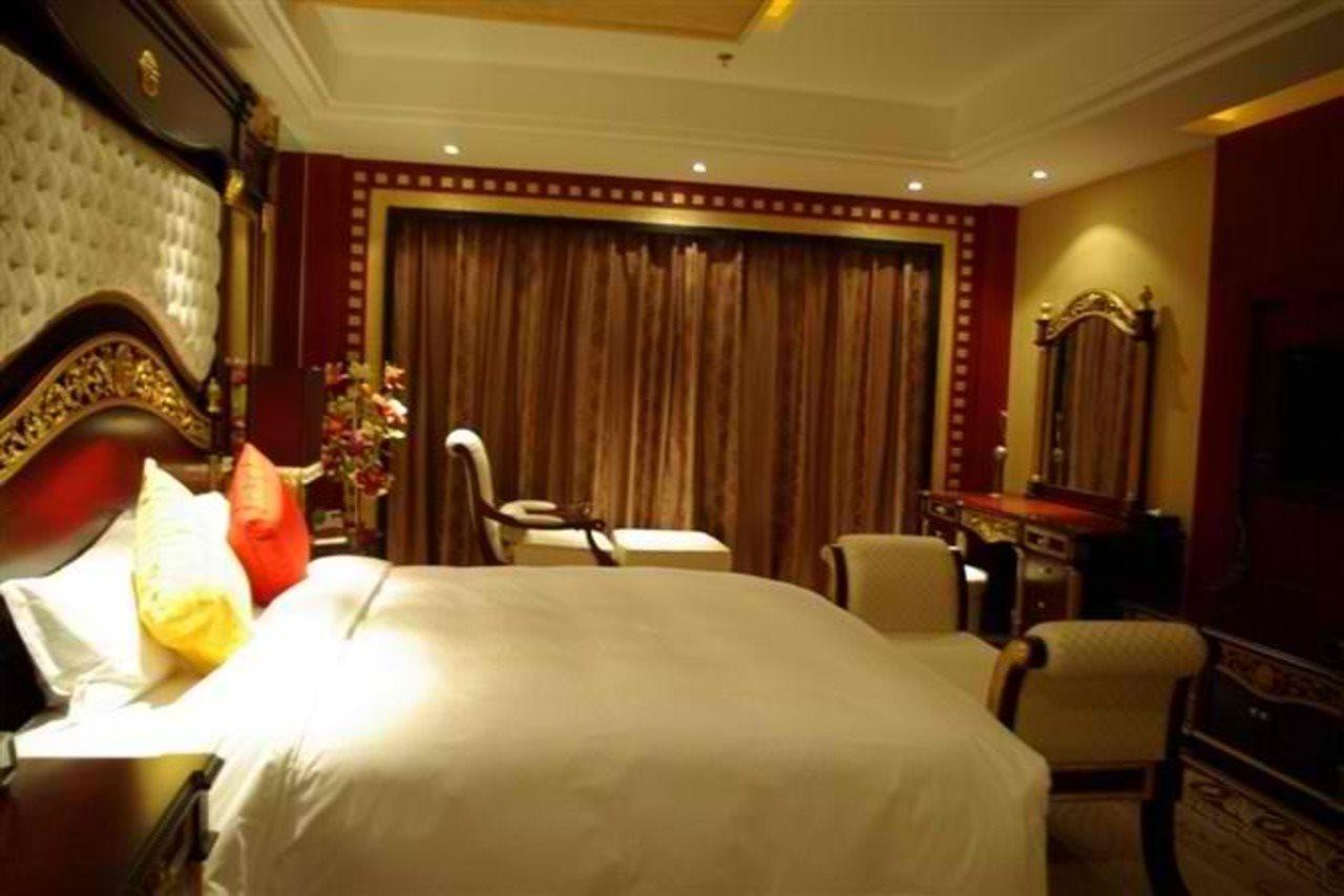 Grand Soluxe Hotel Dunhuang Bagian luar foto